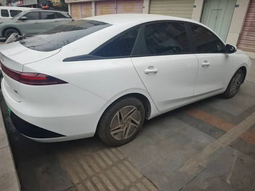 2025 Roewe D6 BEV,autocango,china used car exporter,china ev exporter,chinese used car exporter,chinese used ev exporter