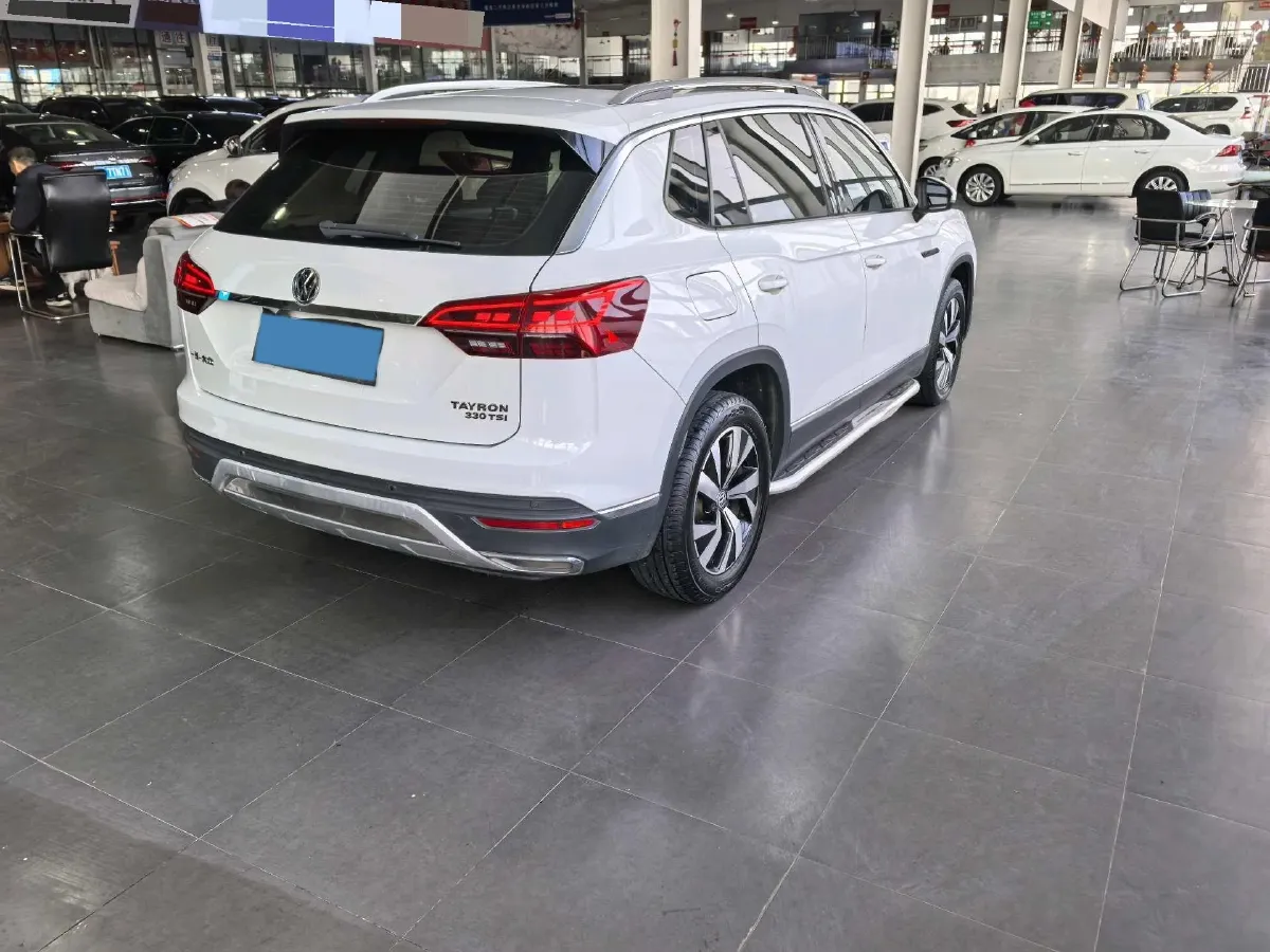2019 Jeep Cherokee 2.0T 234HP L4 9AT,autocango,china used car exporter,china ev exporter,chinese used car exporter,chinese used ev exporter
