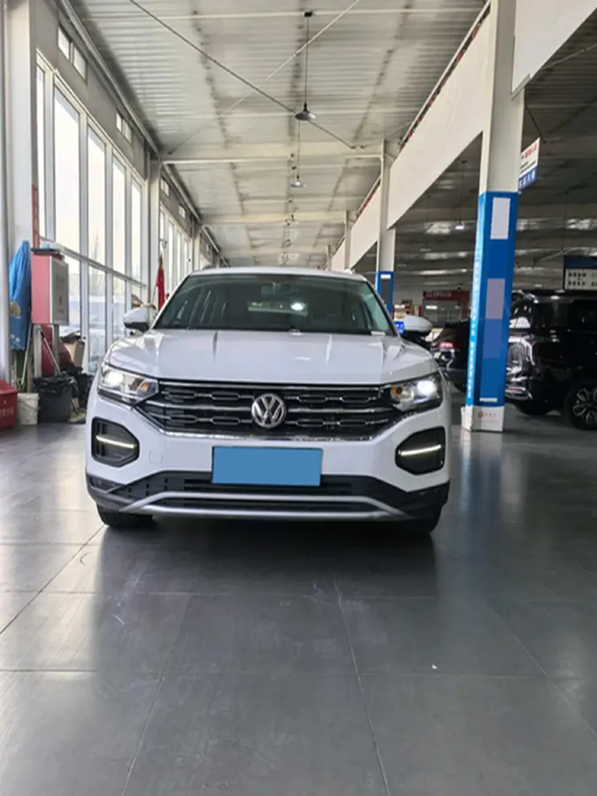 2019 Jeep Cherokee 2.0T 234HP L4 9AT,autocango,china used car exporter,china ev exporter,chinese used car exporter,chinese used ev exporter