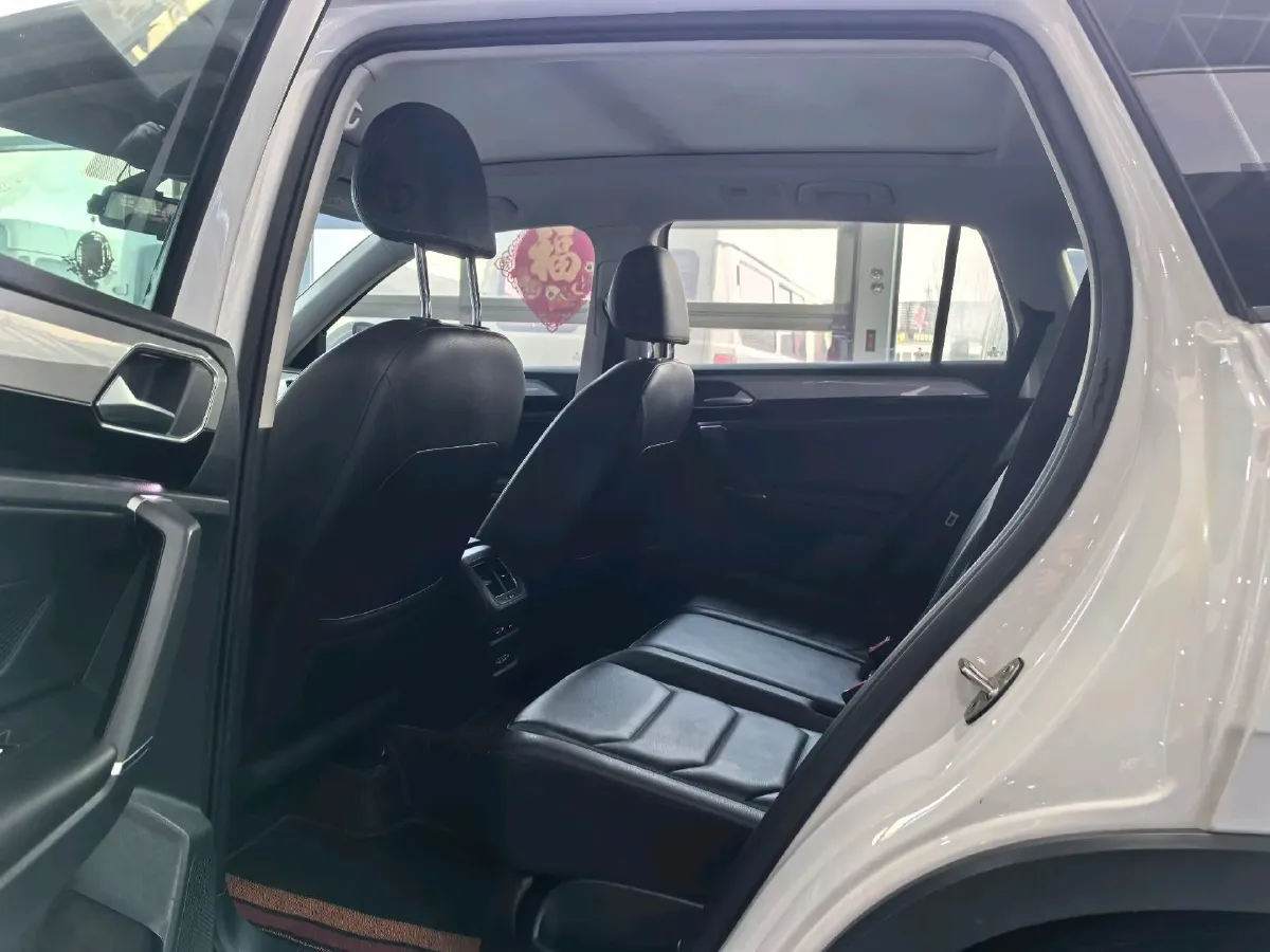 2019 Jeep Cherokee 2.0T 234HP L4 9AT,autocango,china used car exporter,china ev exporter,chinese used car exporter,chinese used ev exporter