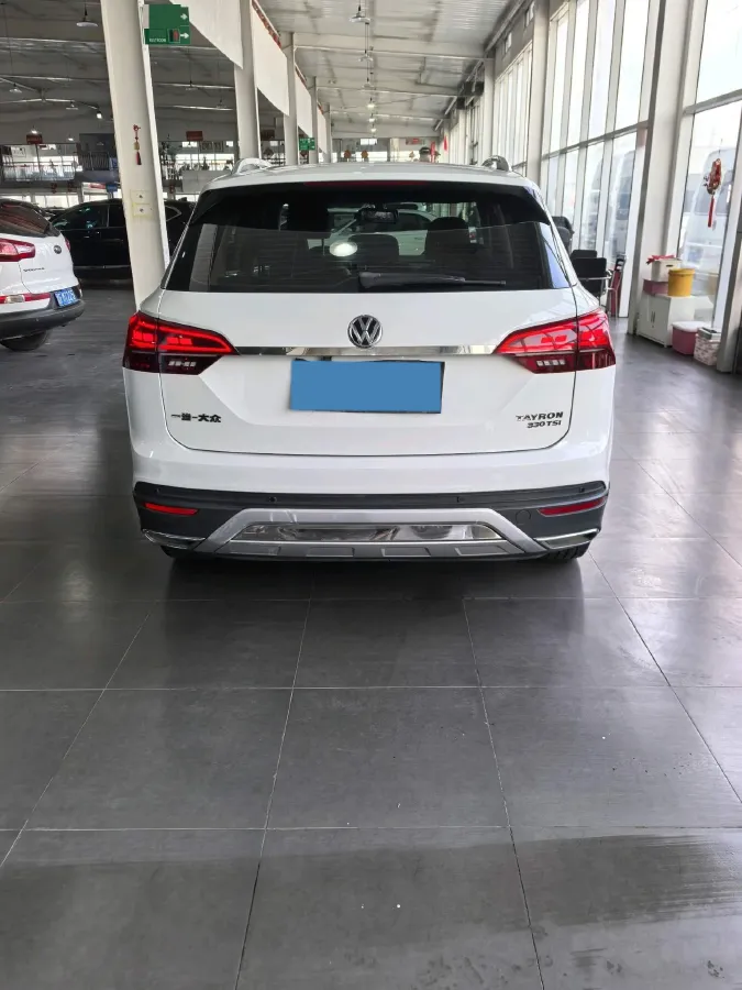 2019 Jeep Cherokee 2.0T 234HP L4 9AT,autocango,china used car exporter,china ev exporter,chinese used car exporter,chinese used ev exporter