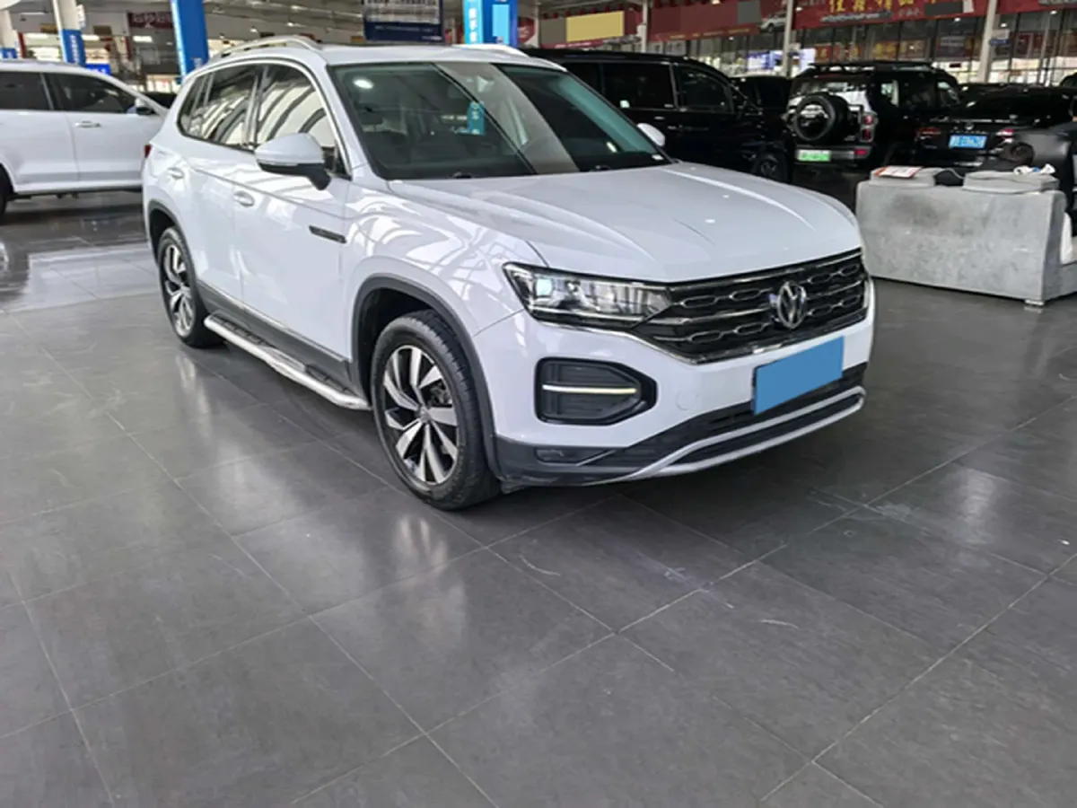 2019 Jeep Cherokee 2.0T 234HP L4 9AT,autocango,china used car exporter,china ev exporter,chinese used car exporter,chinese used ev exporter
