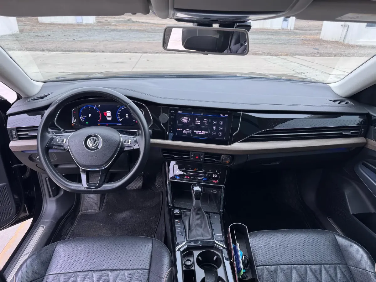 2020 Volkswagen Passat 2.0T 186HP L4 7DCT,autocango,china used car exporter,china ev exporter,chinese used car exporter,chinese used ev exporter