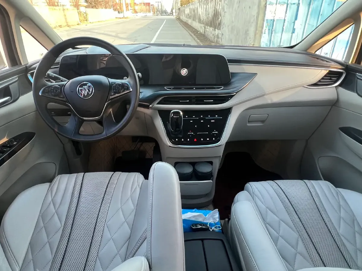 2022 Buick GL8 2.0T 237HP L4 9AT,autocango,china used car exporter,china ev exporter,chinese used car exporter,chinese used ev exporter