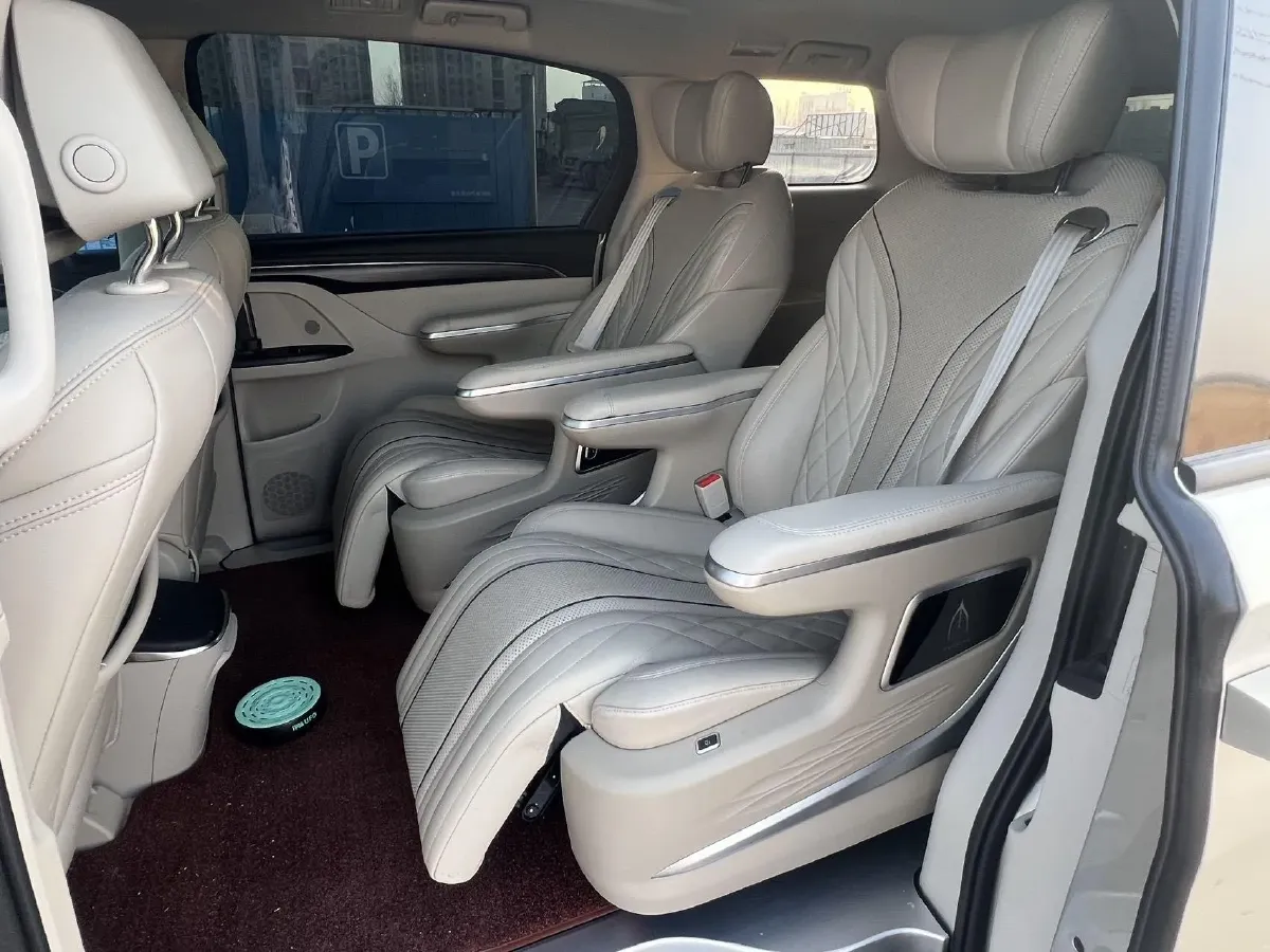 2022 Buick GL8 2.0T 237HP L4 9AT,autocango,china used car exporter,china ev exporter,chinese used car exporter,chinese used ev exporter