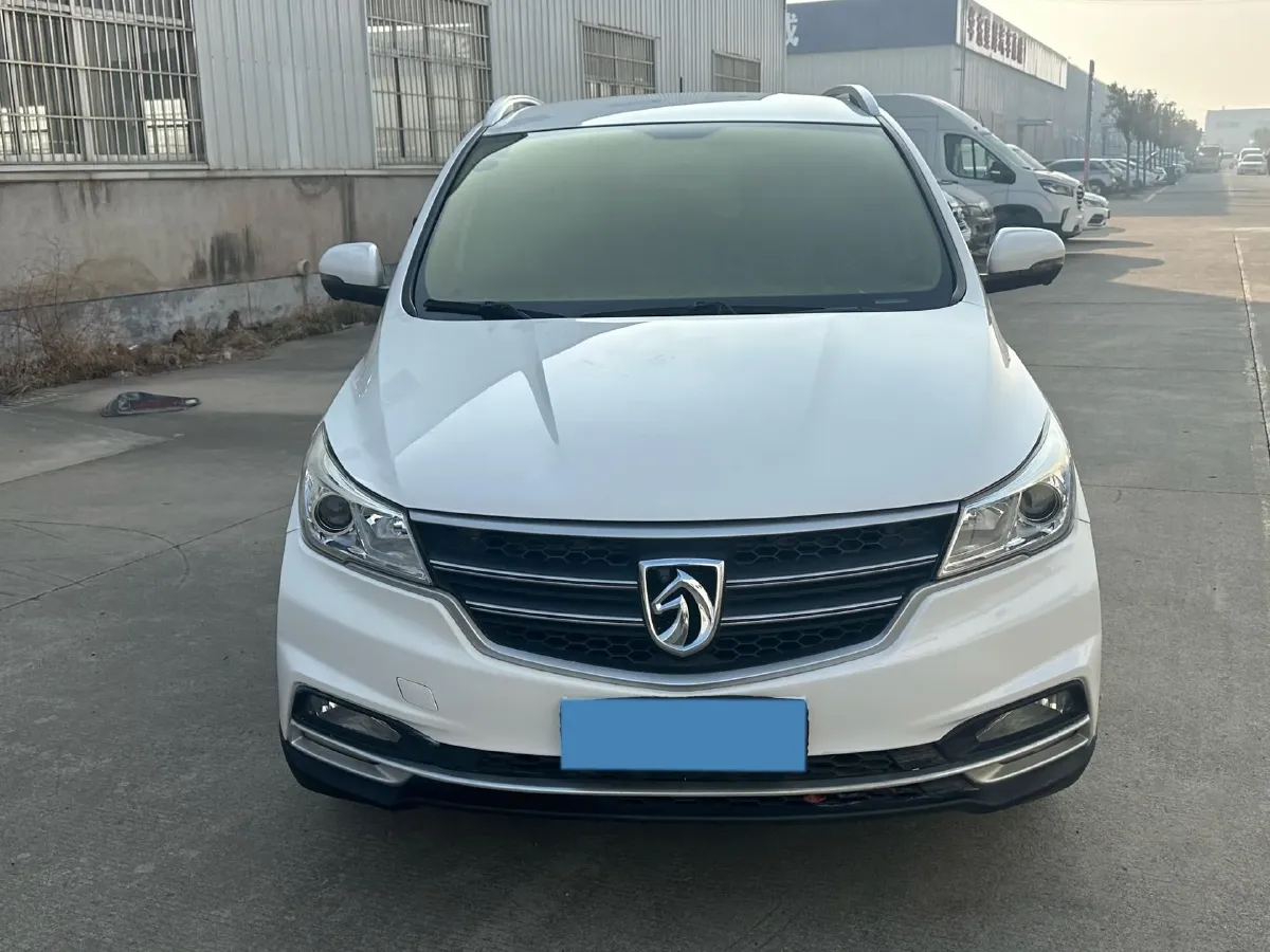 2019 BaoJun 730 1.5L 105HP L4 6MT,autocango,china used car exporter,china ev exporter,chinese used car exporter,chinese used ev exporter