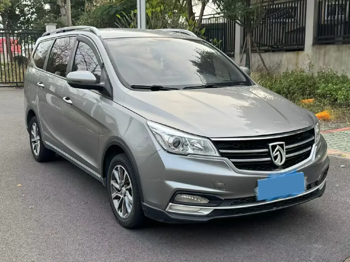 2019 BaoJun 730 1.5T 151HP L4 CVT,autocango,china used car exporter,china ev exporter,chinese used car exporter,chinese used ev exporter