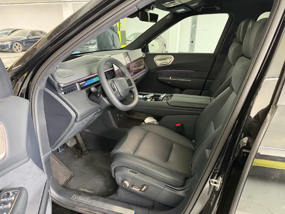 2025 LYNK&CO 900 2.0T 254HP L4 3DHT PHEV,autocango,china used car exporter,china ev exporter,chinese used car exporter,chinese used ev exporter