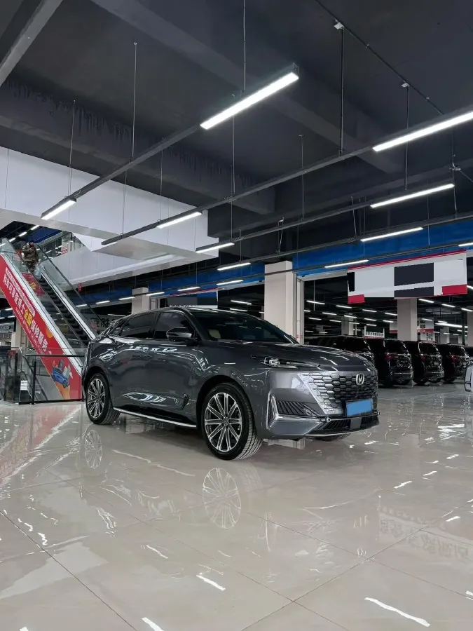 2021 ChangAn UNI-K 2.0T 233HP L4 8AT,autocango,china used car exporter,china ev exporter,chinese used car exporter,chinese used ev exporter