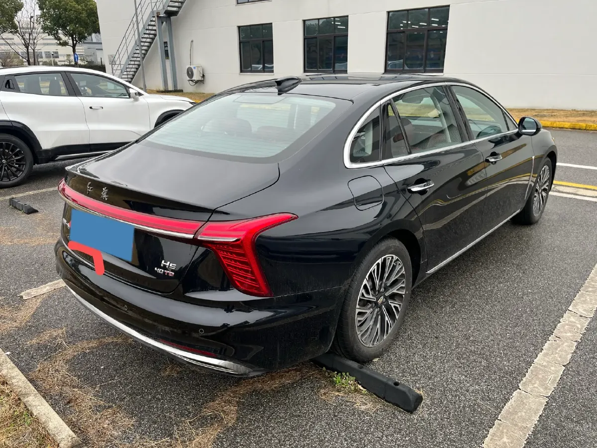 2025 HongQi H5 1.5T 169HP L4 1DHT Hybrid,autocango,china used car exporter,china ev exporter,chinese used car exporter,chinese used ev exporter