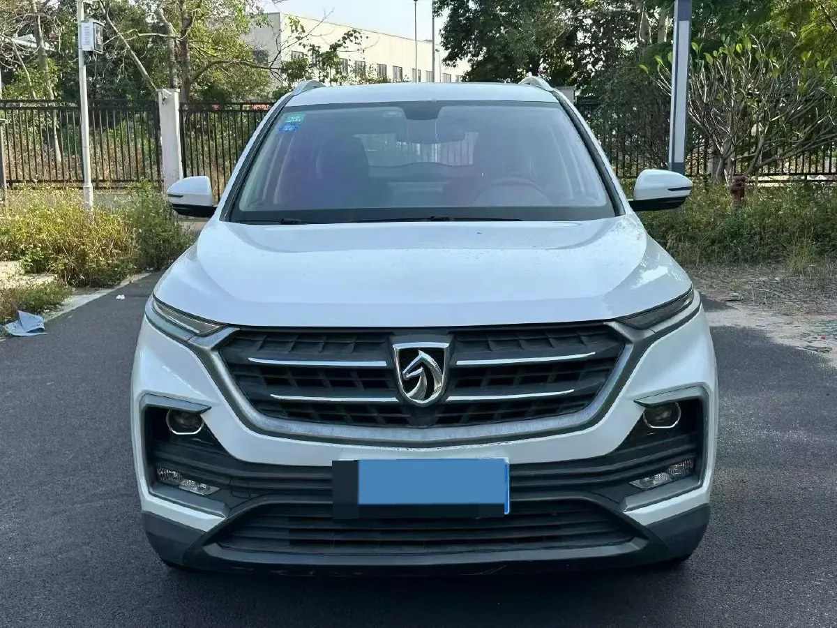 2019 BaoJun 530 1.5T 151HP L4 CVT,autocango,china used car exporter,china ev exporter,chinese used car exporter,chinese used ev exporter