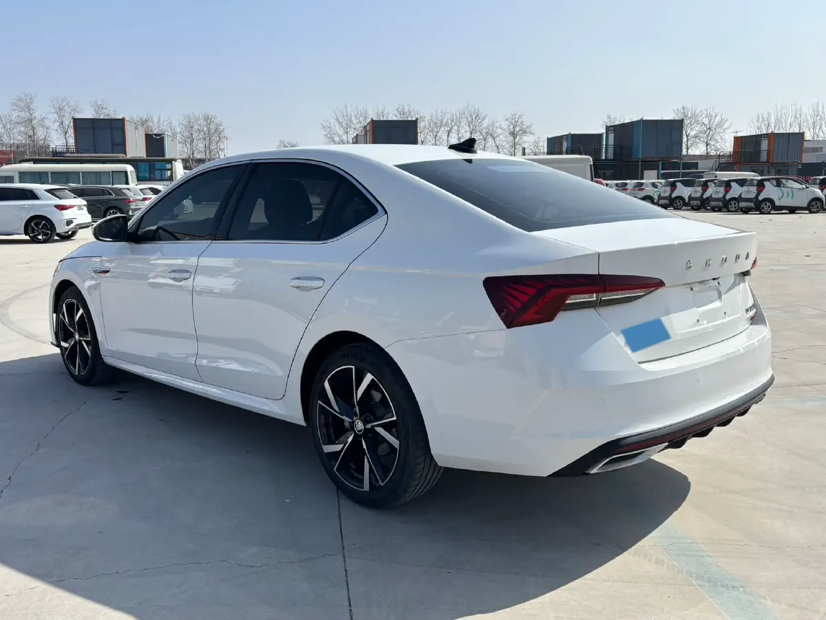 2022 Skoda Octavia 1.4T 150HP L4 7DCT,autocango,china used car exporter,china ev exporter,chinese used car exporter,chinese used ev exporter