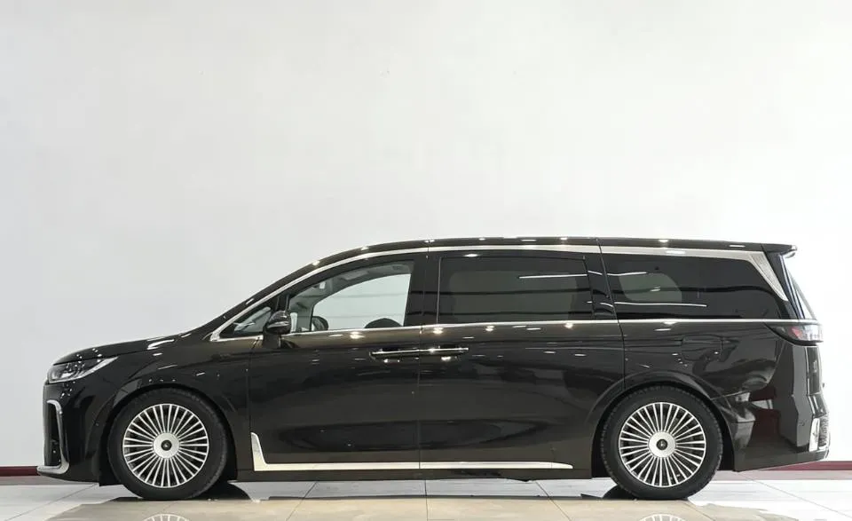 2025 Voyah Dream 1.5T 150HP L4 PHEV 41.7KWH,autocango,china used car exporter,china ev exporter,chinese used car exporter,chinese used ev exporter