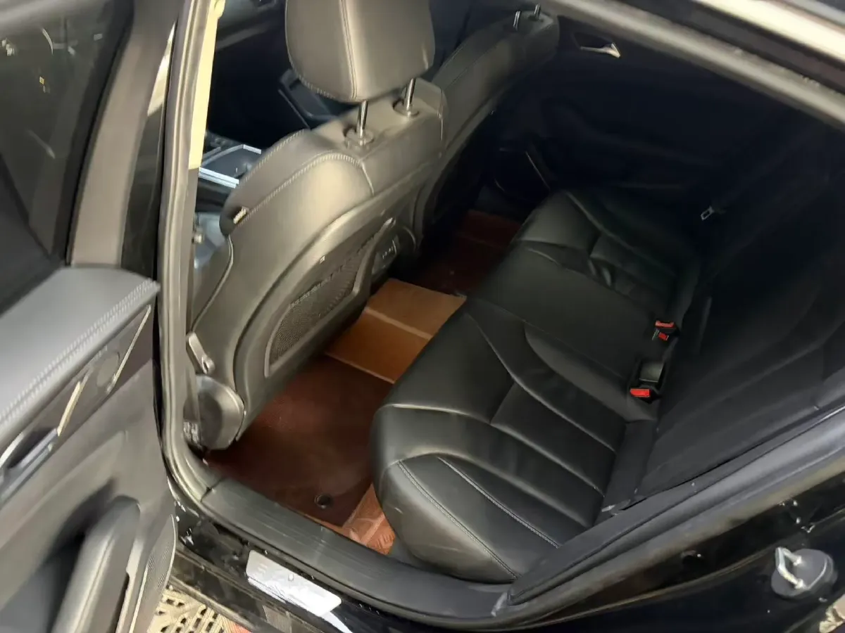 2022 HongQi H5 1.8T 197HP L4 6AT,autocango,china used car exporter,china ev exporter,chinese used car exporter,chinese used ev exporter