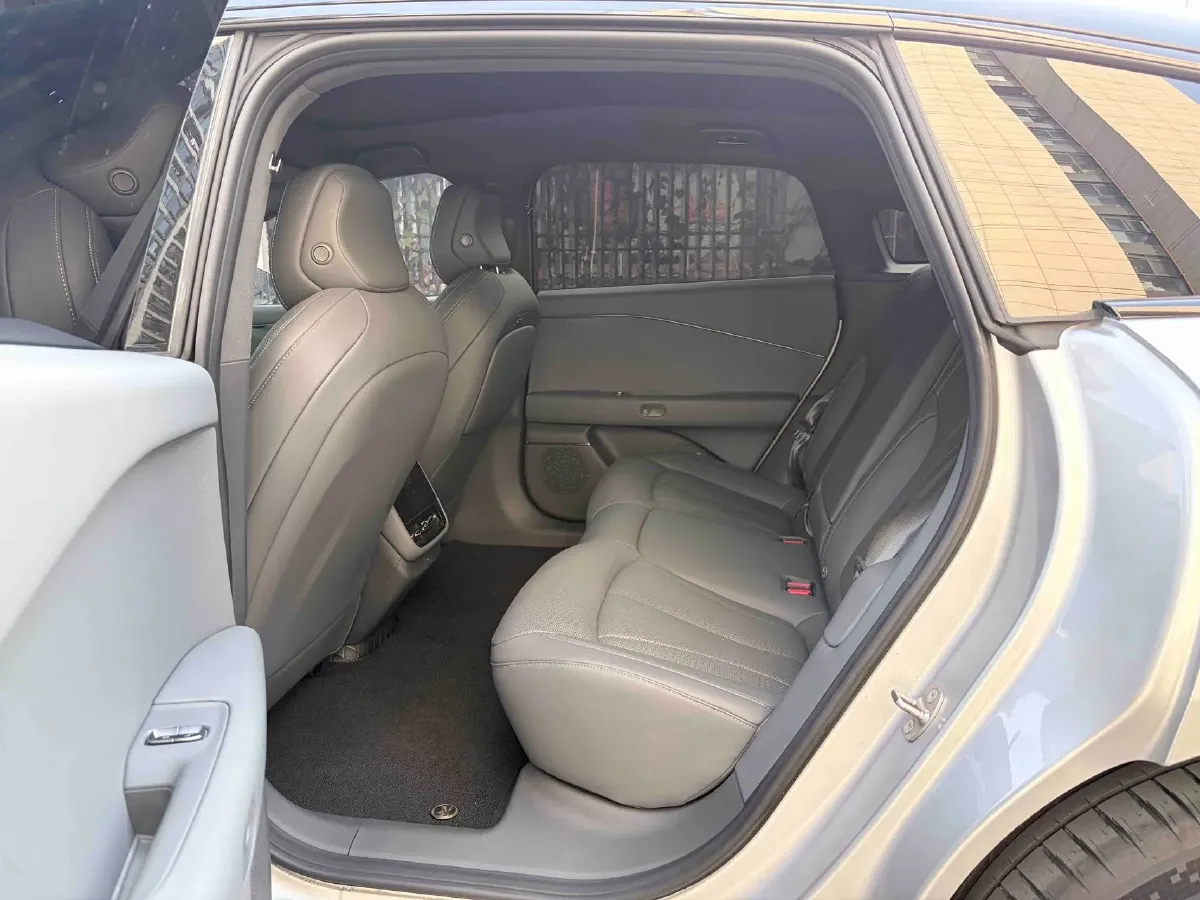 2024 Xpeng P7+ BEV 60.7KWH,autocango,china used car exporter,china ev exporter,chinese used car exporter,chinese used ev exporter