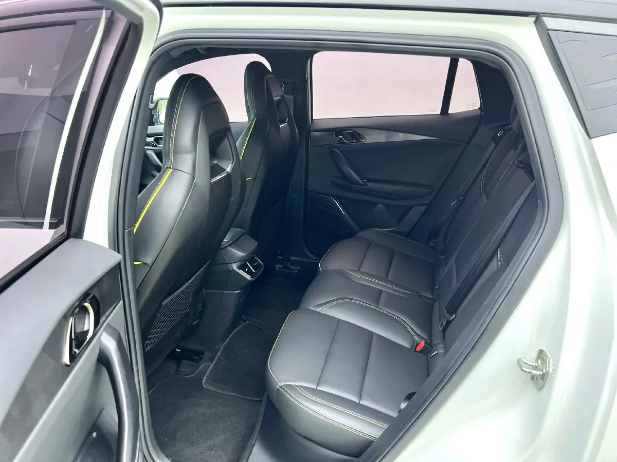 2023 LYNK&CO 06 1.5T 181HP L4 7DCT,autocango,china used car exporter,china ev exporter,chinese used car exporter,chinese used ev exporter