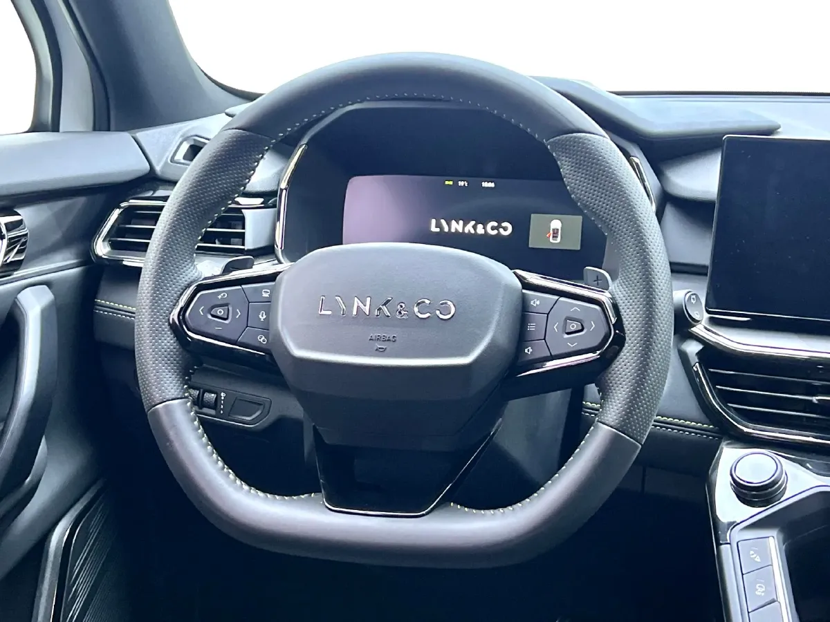 2023 LYNK&CO 06 1.5T 181HP L4 7DCT,autocango,china used car exporter,china ev exporter,chinese used car exporter,chinese used ev exporter