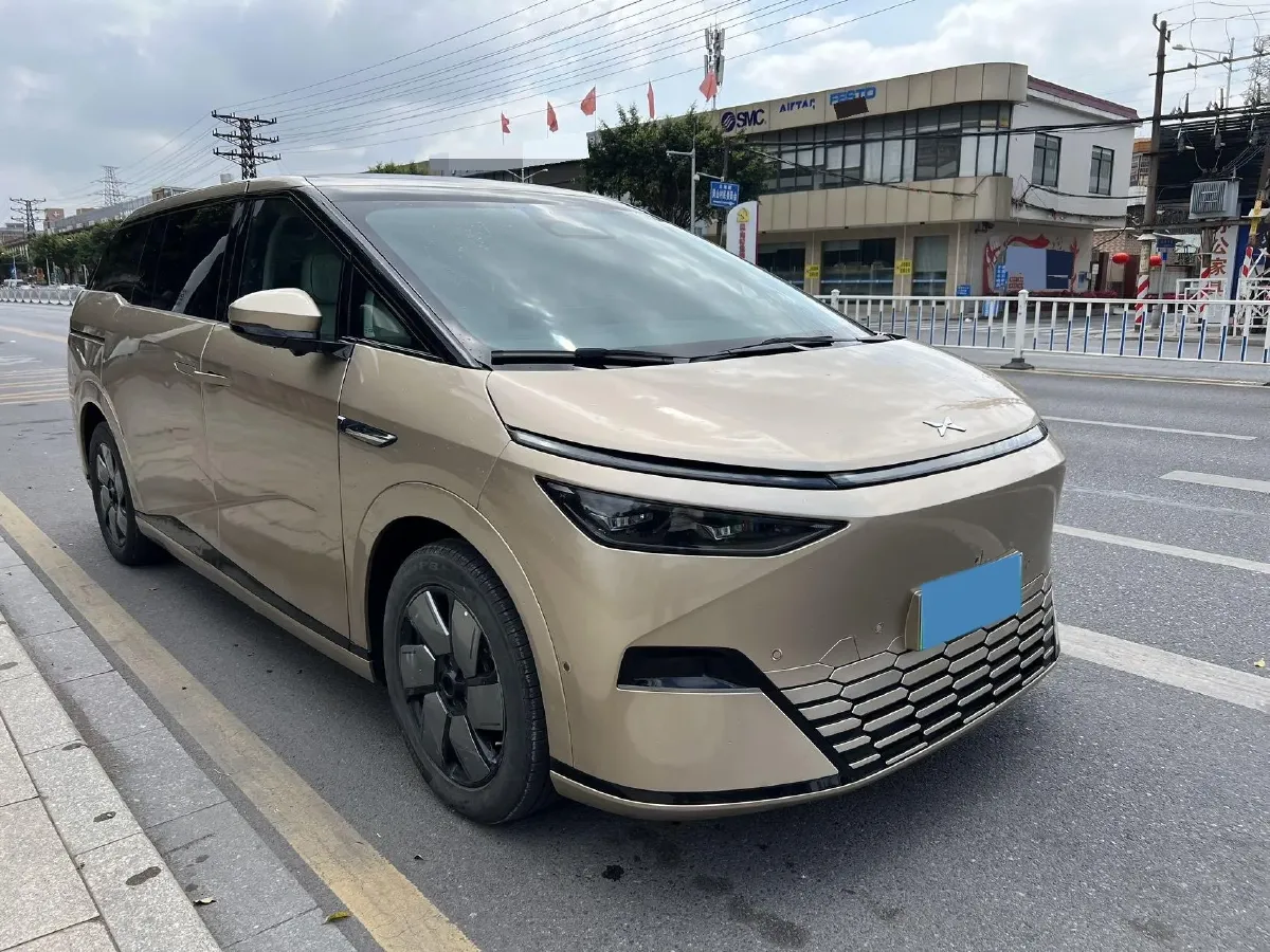 2024 Xpeng X9 BEV 84.5KWH,autocango,china used car exporter,china ev exporter,chinese used car exporter,chinese used ev exporter