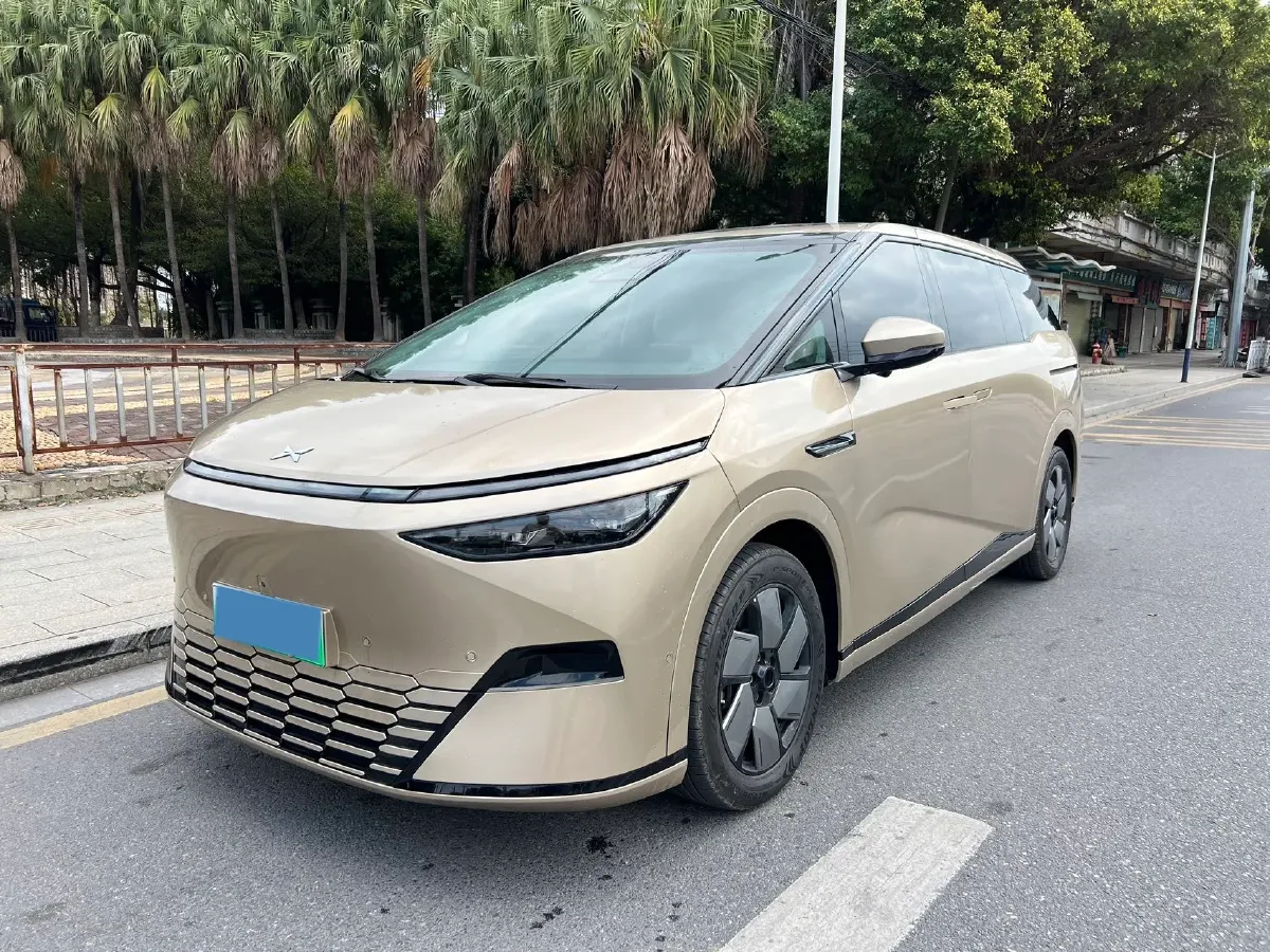 2024 Xpeng X9 BEV 84.5KWH,autocango,china used car exporter,china ev exporter,chinese used car exporter,chinese used ev exporter
