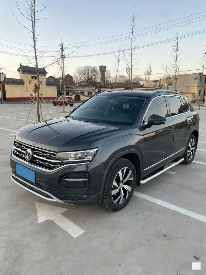 2019 Jeep Cherokee 2.0T 234HP L4 9AT,autocango,china used car exporter,china ev exporter,chinese used car exporter,chinese used ev exporter