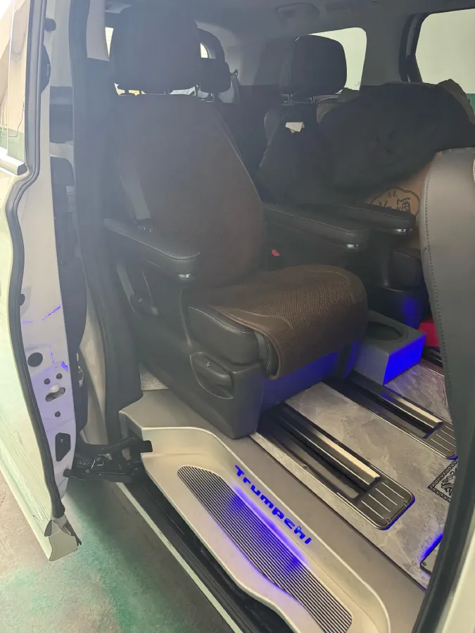 2024 GAC Trumpchi M8 2.0T 252HP L4 8AT,autocango,china used car exporter,china ev exporter,chinese used car exporter,chinese used ev exporter