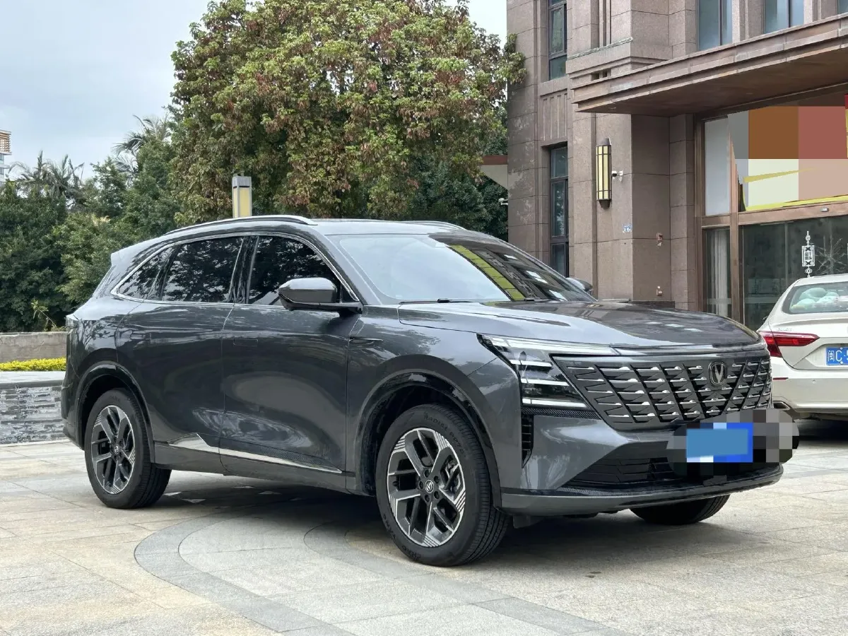 2025 ChangAn CS75 Plus 1.5T 192HP L4 8AT,autocango,china used car exporter,china ev exporter,chinese used car exporter,chinese used ev exporter