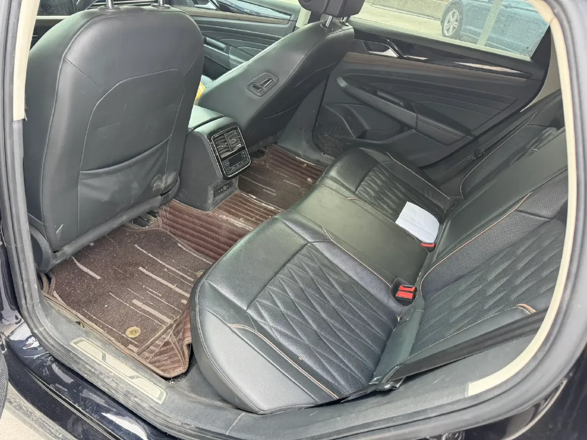 2021 Volkswagen Passat 2.0T 186HP L4 7DCT,autocango,china used car exporter,china ev exporter,chinese used car exporter,chinese used ev exporter