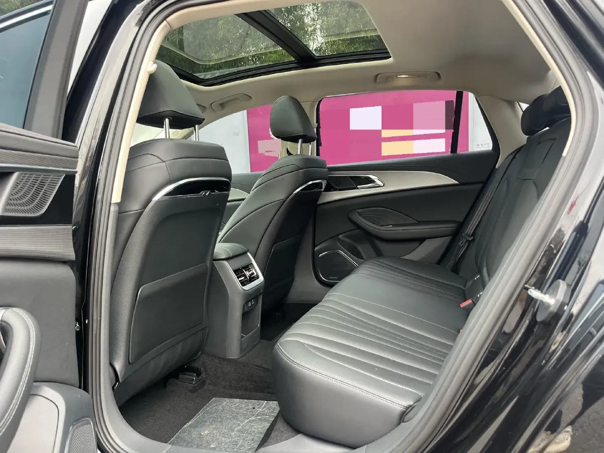 2023 HongQi H5 2.0T 224HP L4 8AT,autocango,china used car exporter,china ev exporter,chinese used car exporter,chinese used ev exporter