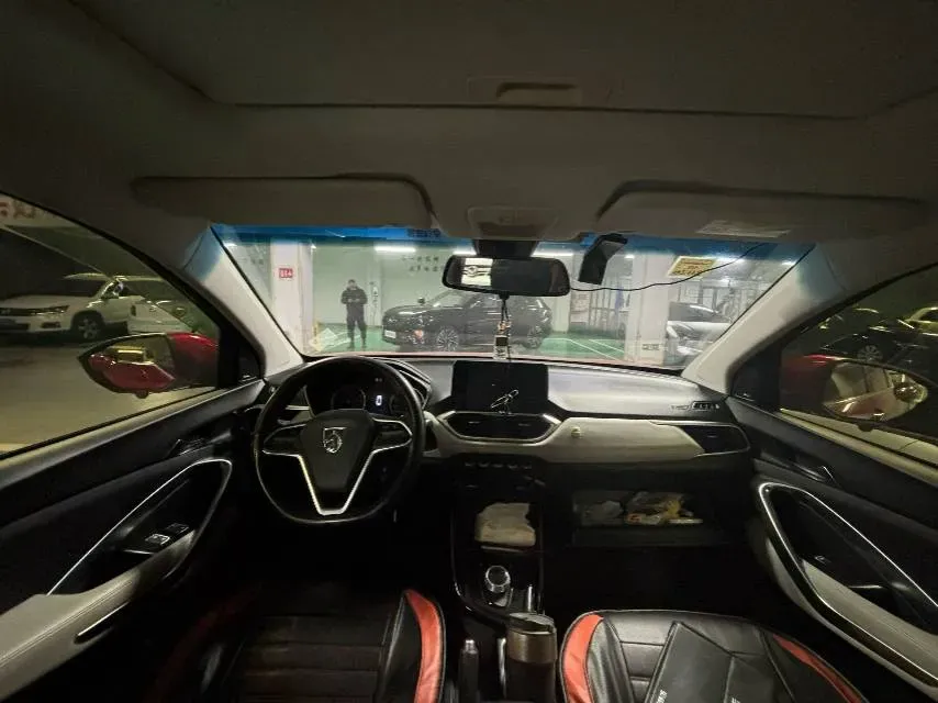 2018 BaoJun 530 1.5T 150HP L4 6MT,autocango,china used car exporter,china ev exporter,chinese used car exporter,chinese used ev exporter