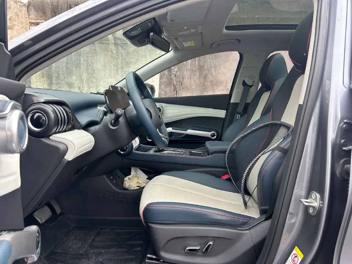 2022 Roewe RX5 MAX 1.5T 181HP L4 6AT,autocango,china used car exporter,china ev exporter,chinese used car exporter,chinese used ev exporter