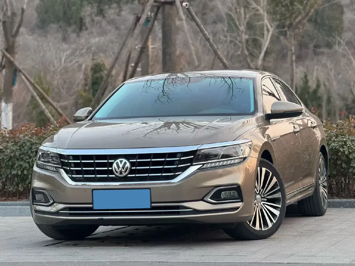 2020 Volkswagen Passat 2.0T 186HP L4 7DCT,autocango,china used car exporter,china ev exporter,chinese used car exporter,chinese used ev exporter