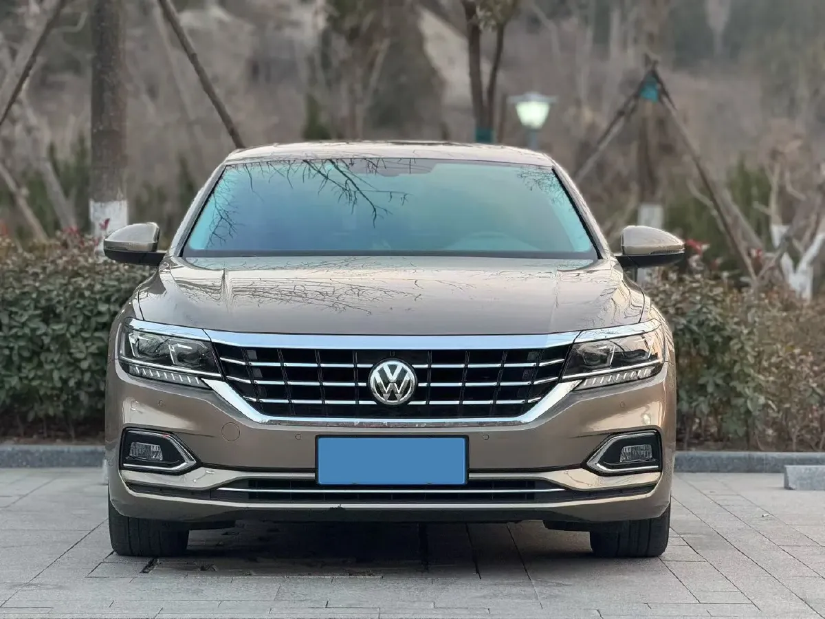 2020 Volkswagen Passat 2.0T 186HP L4 7DCT,autocango,china used car exporter,china ev exporter,chinese used car exporter,chinese used ev exporter