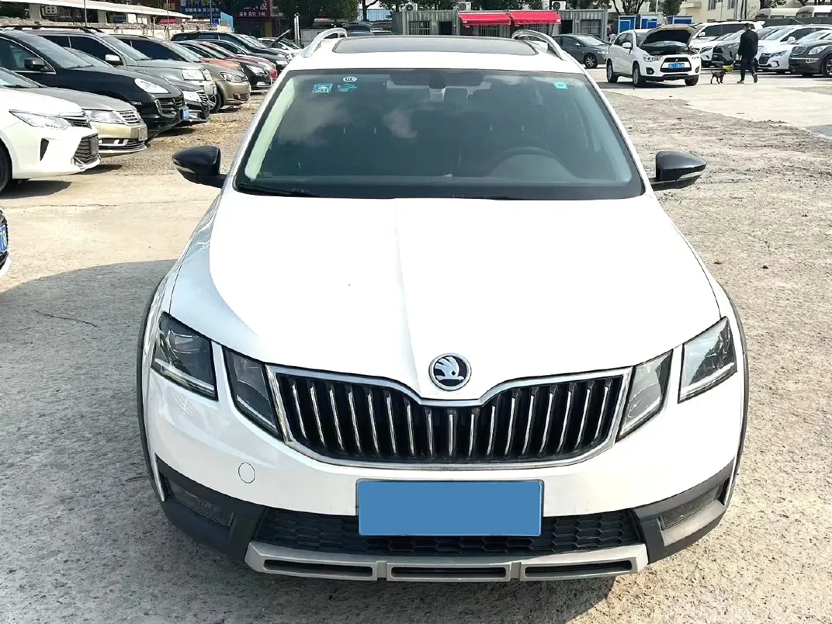 2019 Skoda Octavia 1.4T 150HP L4 7DCT,autocango,china used car exporter,china ev exporter,chinese used car exporter,chinese used ev exporter