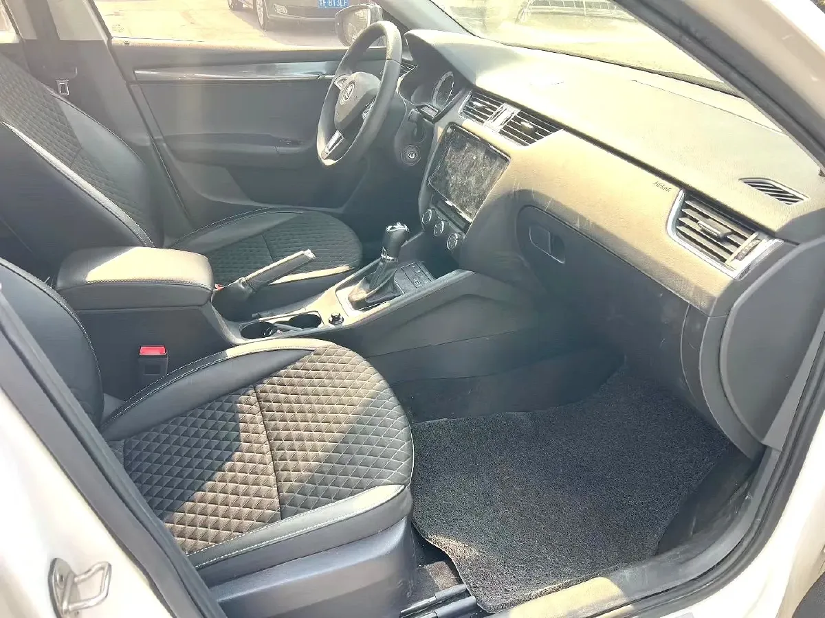 2019 Skoda Octavia 1.4T 150HP L4 7DCT,autocango,china used car exporter,china ev exporter,chinese used car exporter,chinese used ev exporter