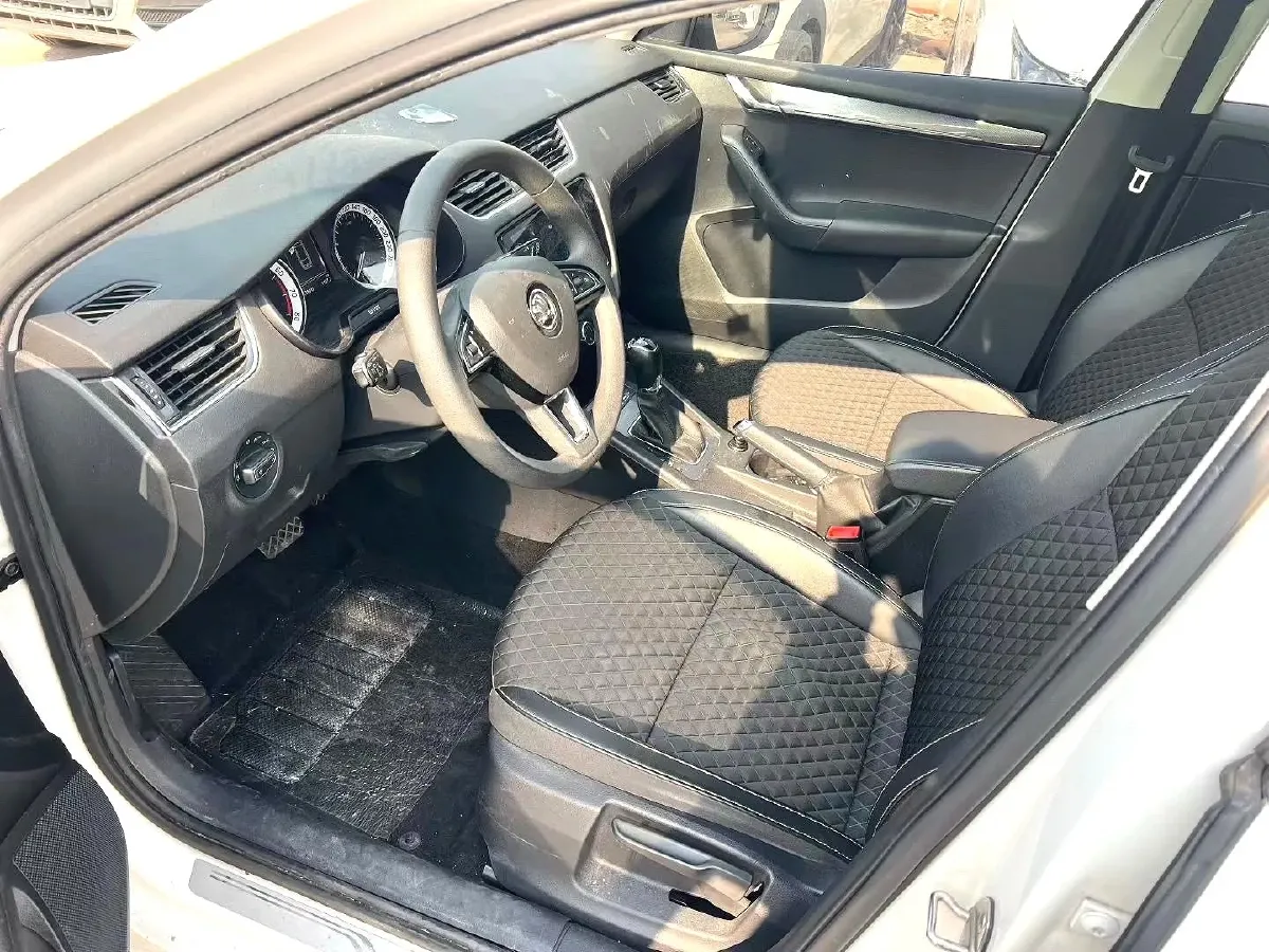 2019 Skoda Octavia 1.4T 150HP L4 7DCT,autocango,china used car exporter,china ev exporter,chinese used car exporter,chinese used ev exporter