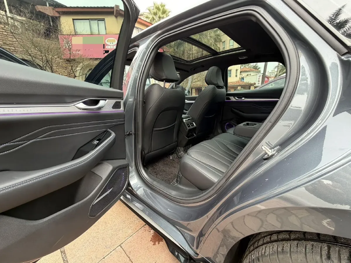 2025 Geely Preface 1.5T 181HP L4 7DCT,autocango,china used car exporter,china ev exporter,chinese used car exporter,chinese used ev exporter