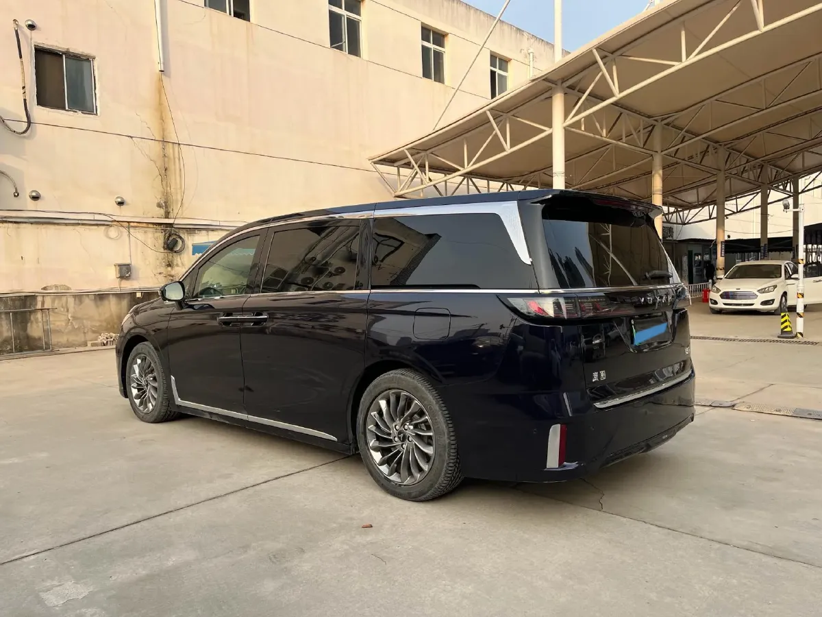 2022 Voyah Dream 1.5T 136HP L4 PHEV 25.57KWH,autocango,china used car exporter,china ev exporter,chinese used car exporter,chinese used ev exporter
