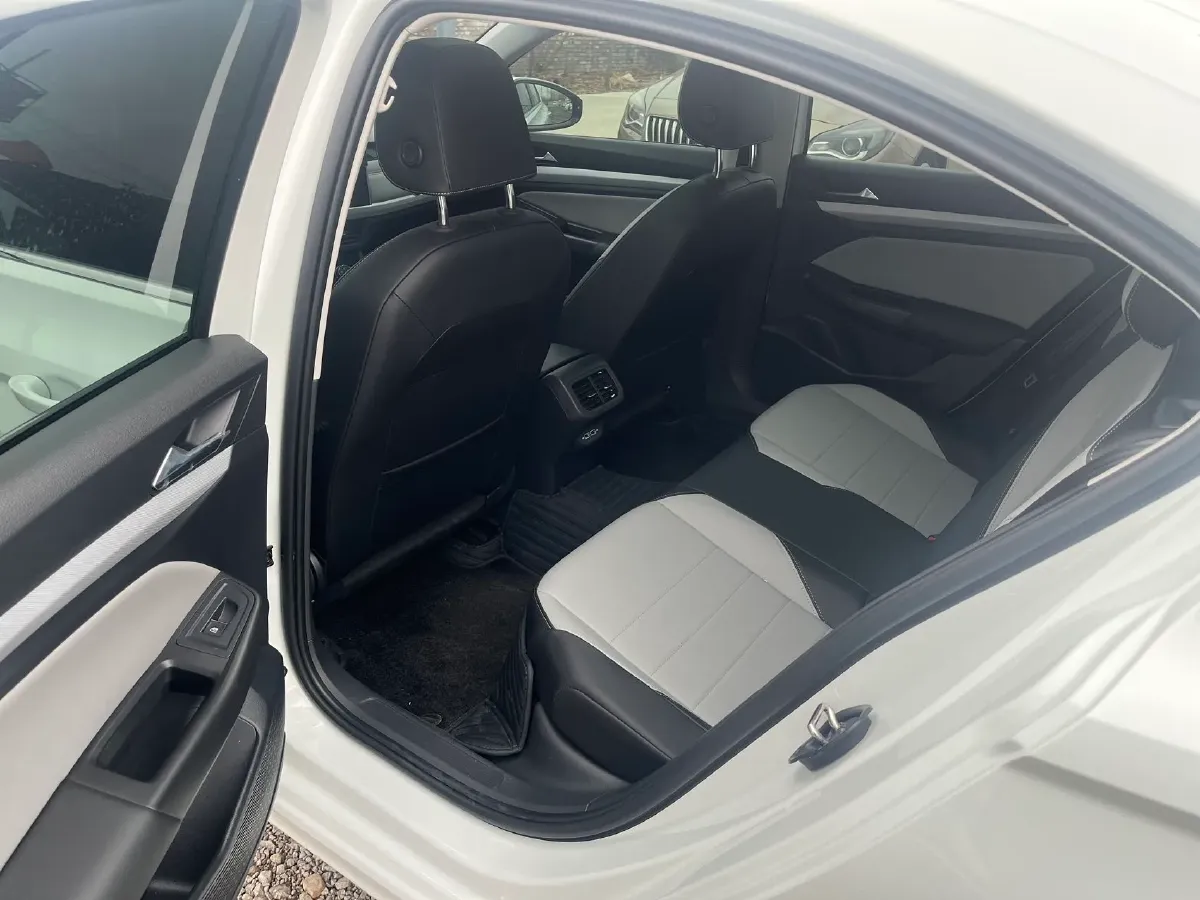 2025 Volkswagen Bora 1.2T 116HP L4 7DCT,autocango,china used car exporter,china ev exporter,chinese used car exporter,chinese used ev exporter