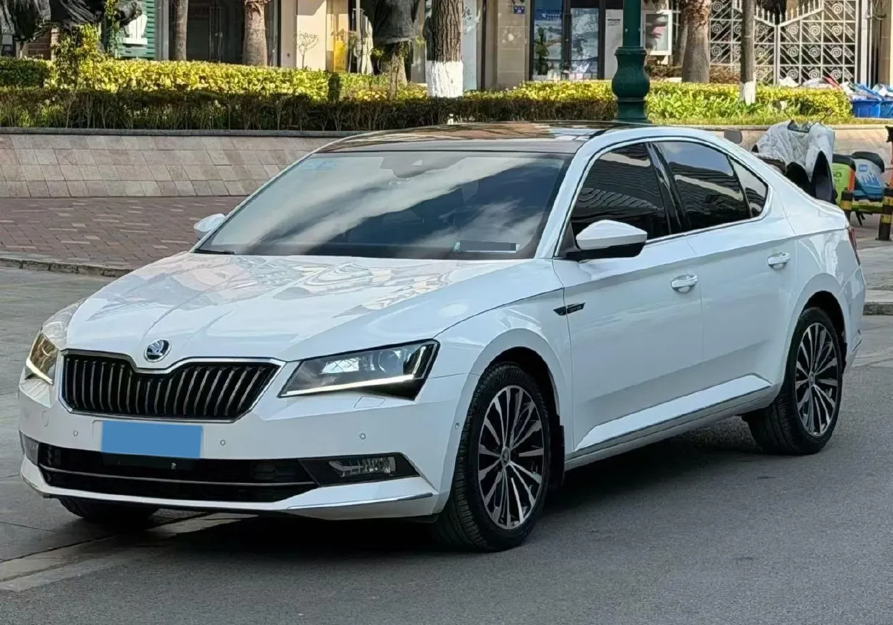 2016 Skoda Superb 1.4T 150HP L4 7DCT,autocango,china used car exporter,china ev exporter,chinese used car exporter,chinese used ev exporter