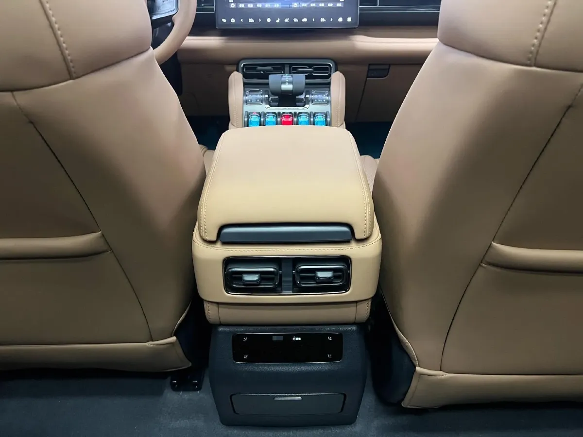 2025 FangChengBao Bao 5 1.5T 194HP L4 E-CVT PHEV,autocango,china used car exporter,china ev exporter,chinese used car exporter,chinese used ev exporter