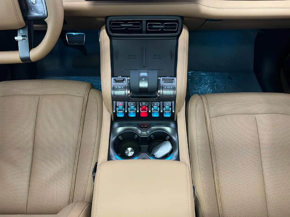 2025 FangChengBao Bao 5 1.5T 194HP L4 E-CVT PHEV,autocango,china used car exporter,china ev exporter,chinese used car exporter,chinese used ev exporter