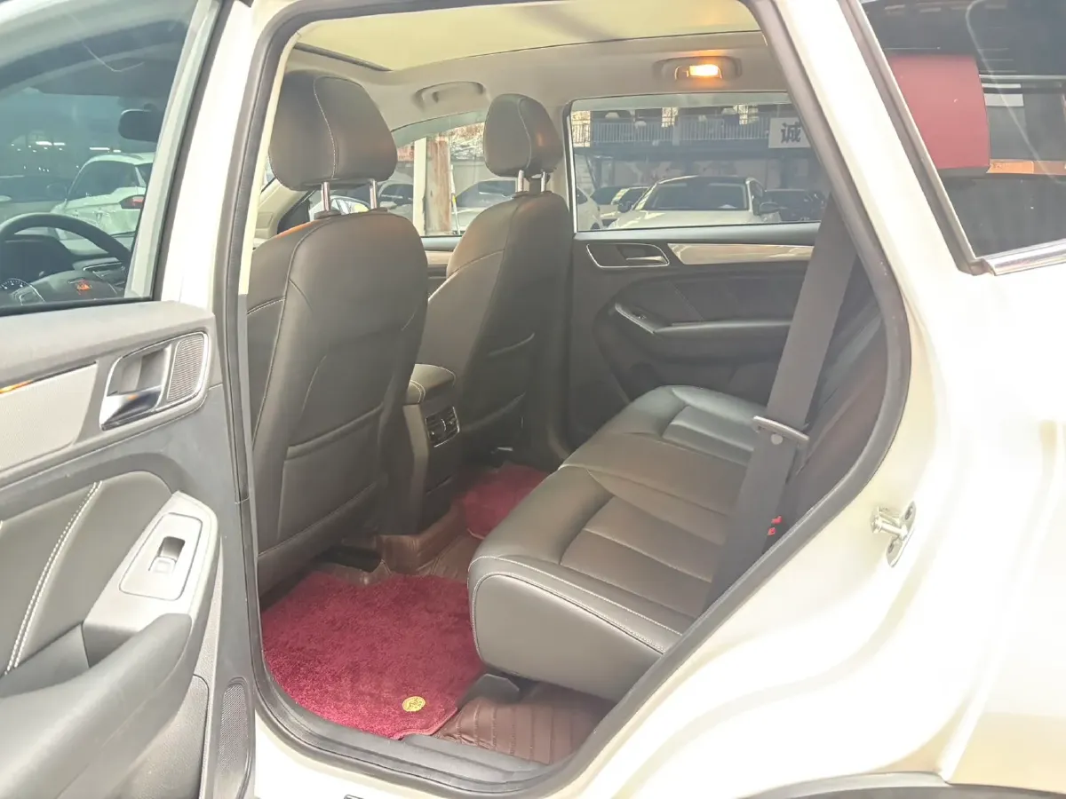 2020 Roewe i6 1.5T 169HP L4 7DCT,autocango,china used car exporter,china ev exporter,chinese used car exporter,chinese used ev exporter