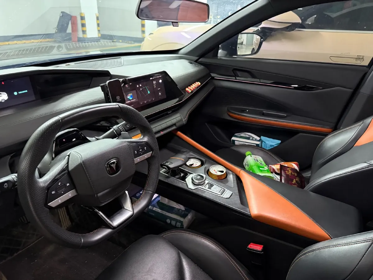 2022 ChangAn UNI-V 1.5T 188HP L4 7DCT,autocango,china used car exporter,china ev exporter,chinese used car exporter,chinese used ev exporter