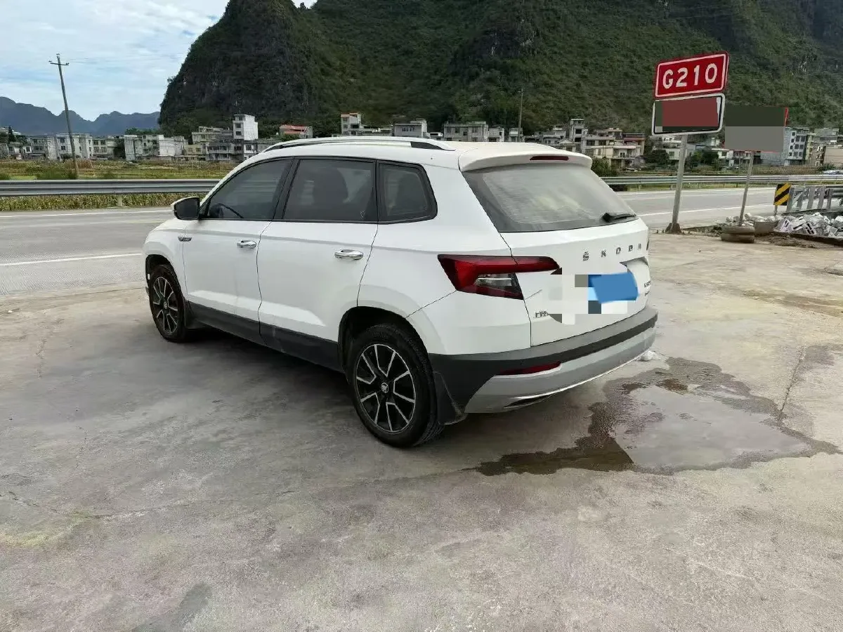 2020 Skoda Karoq 1.4T 150HP L4 7DCT,autocango,china used car exporter,china ev exporter,chinese used car exporter,chinese used ev exporter