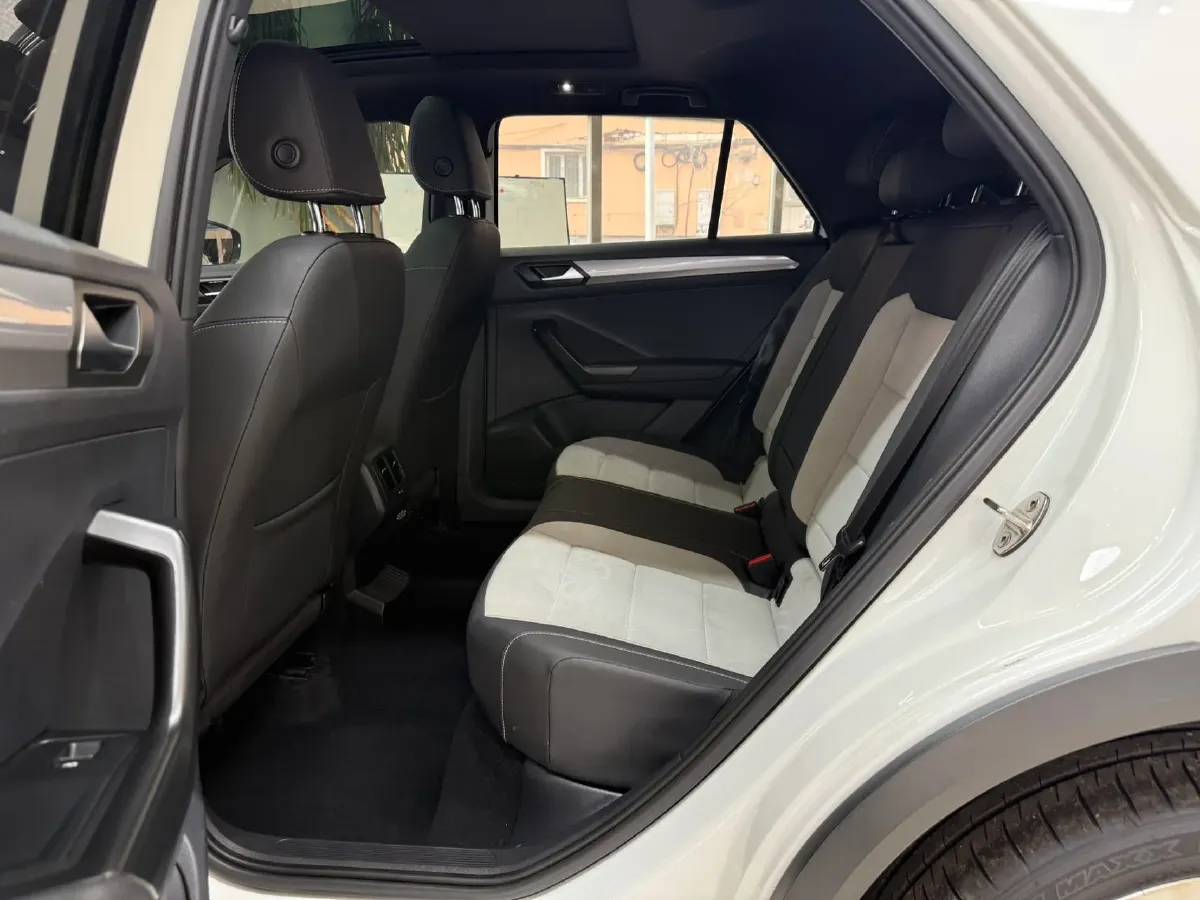 2021 Volkswagen T-Roc 1.4T 150HP L4 7DCT,autocango,china used car exporter,china ev exporter,chinese used car exporter,chinese used ev exporter