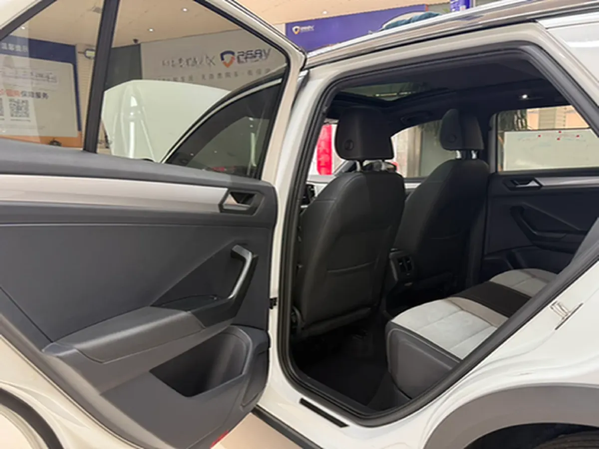 2021 Volkswagen T-Roc 1.4T 150HP L4 7DCT,autocango,china used car exporter,china ev exporter,chinese used car exporter,chinese used ev exporter