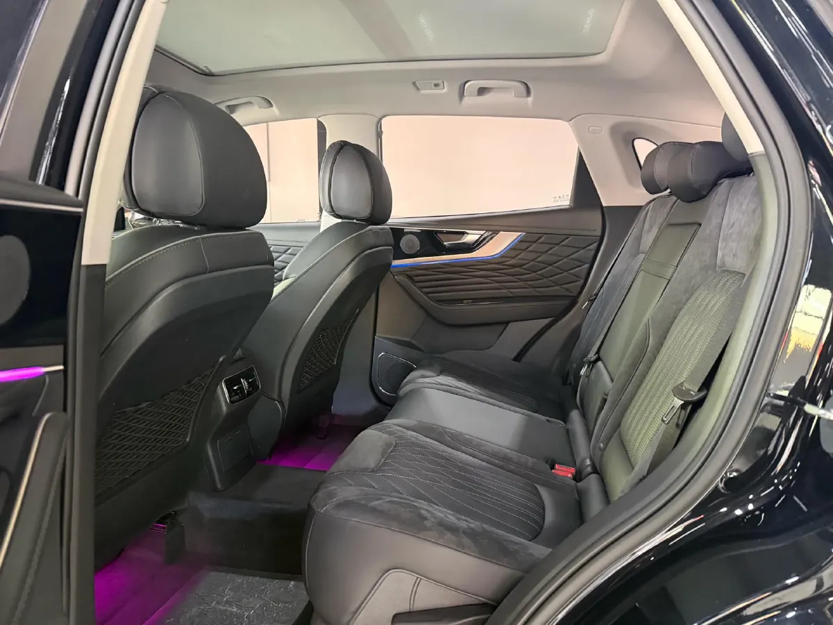 2022 HongQi HS5 2.0T 224HP L4 6AT,autocango,china used car exporter,china ev exporter,chinese used car exporter,chinese used ev exporter