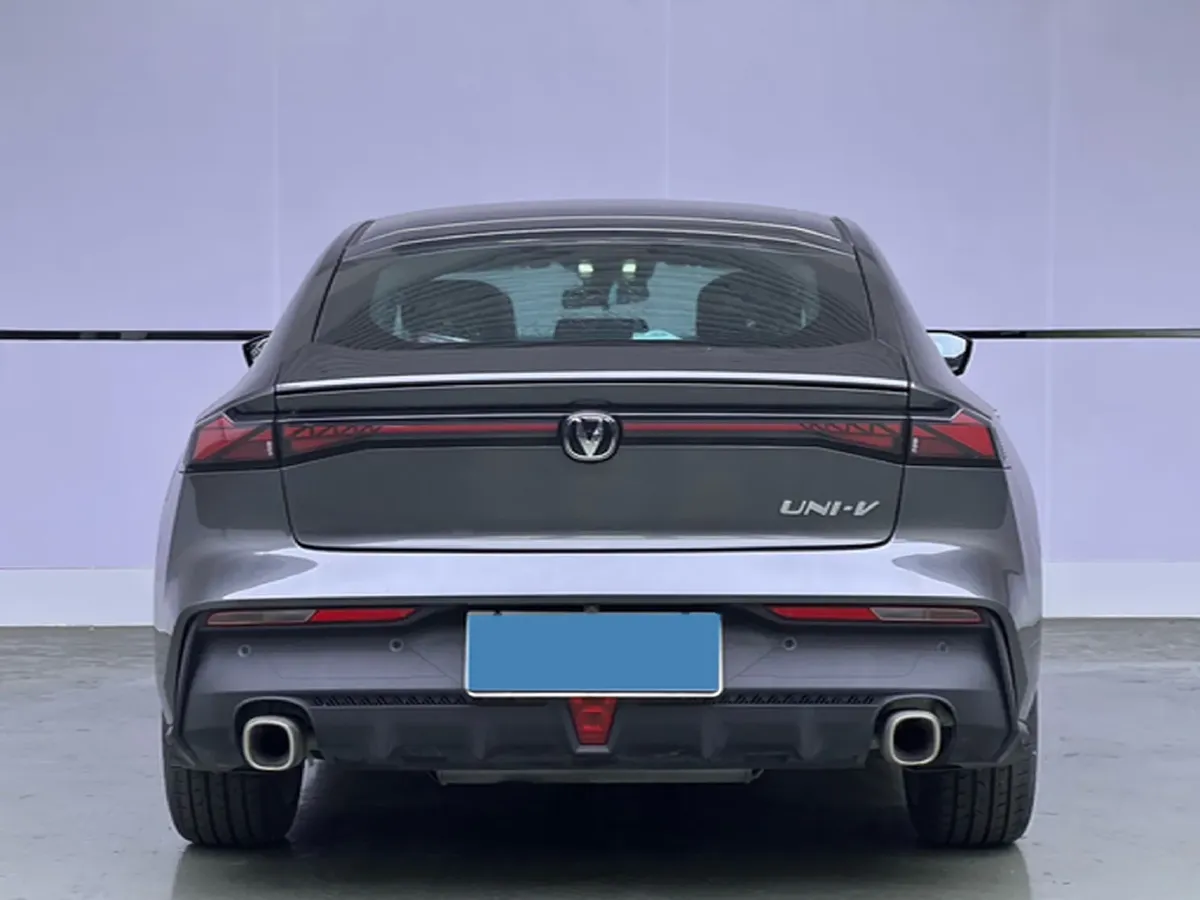 2022 ChangAn UNI-V 1.5T 188HP L4 7DCT,autocango,china used car exporter,china ev exporter,chinese used car exporter,chinese used ev exporter