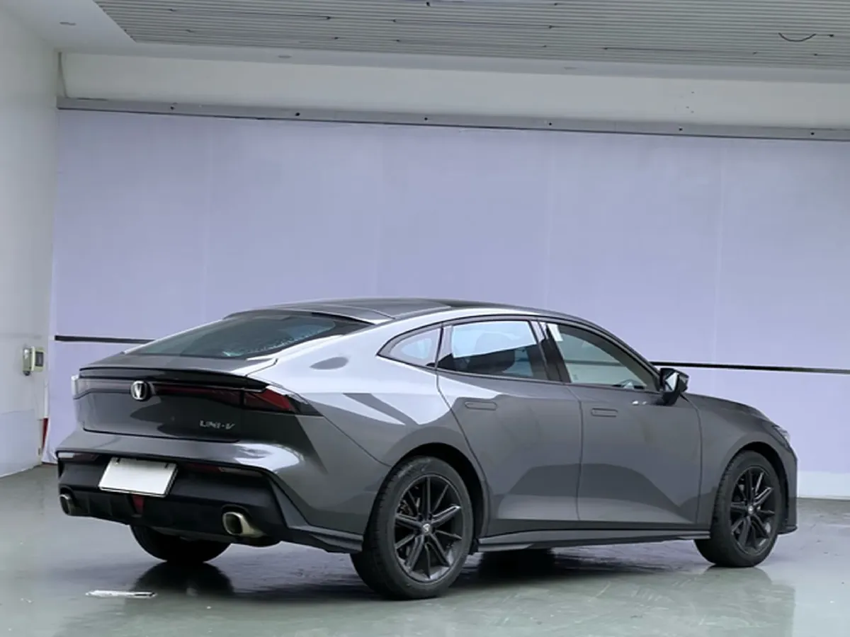 2022 ChangAn UNI-V 1.5T 188HP L4 7DCT,autocango,china used car exporter,china ev exporter,chinese used car exporter,chinese used ev exporter