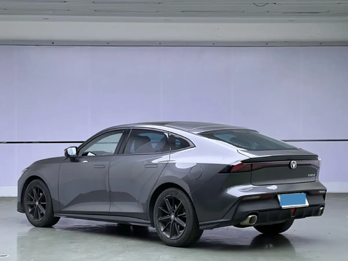 2022 ChangAn UNI-V 1.5T 188HP L4 7DCT,autocango,china used car exporter,china ev exporter,chinese used car exporter,chinese used ev exporter